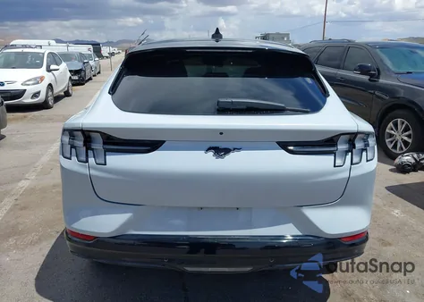 2023 Ford Mustang Mach-E Premium z USA, uszkodzony, nr VIN 3FMTK3R48PMB03636